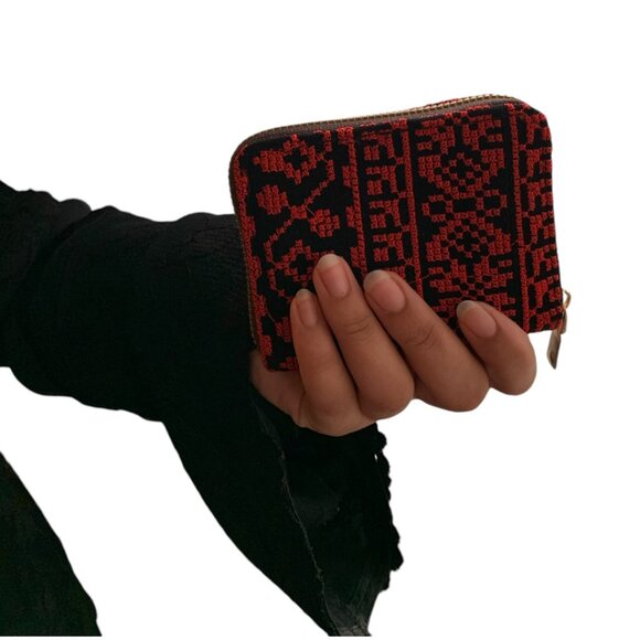 Black and Red Embroidered Palestinian Women's Wallet - Picture 5 of 5